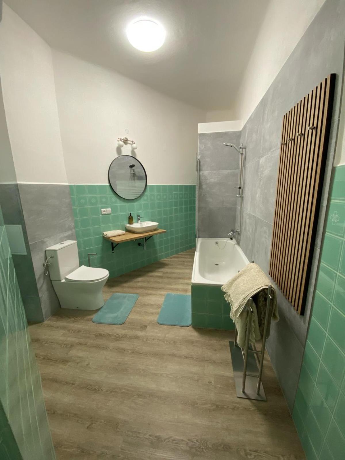 Apartman Na Namesti Sobeslav ภายนอก รูปภาพ