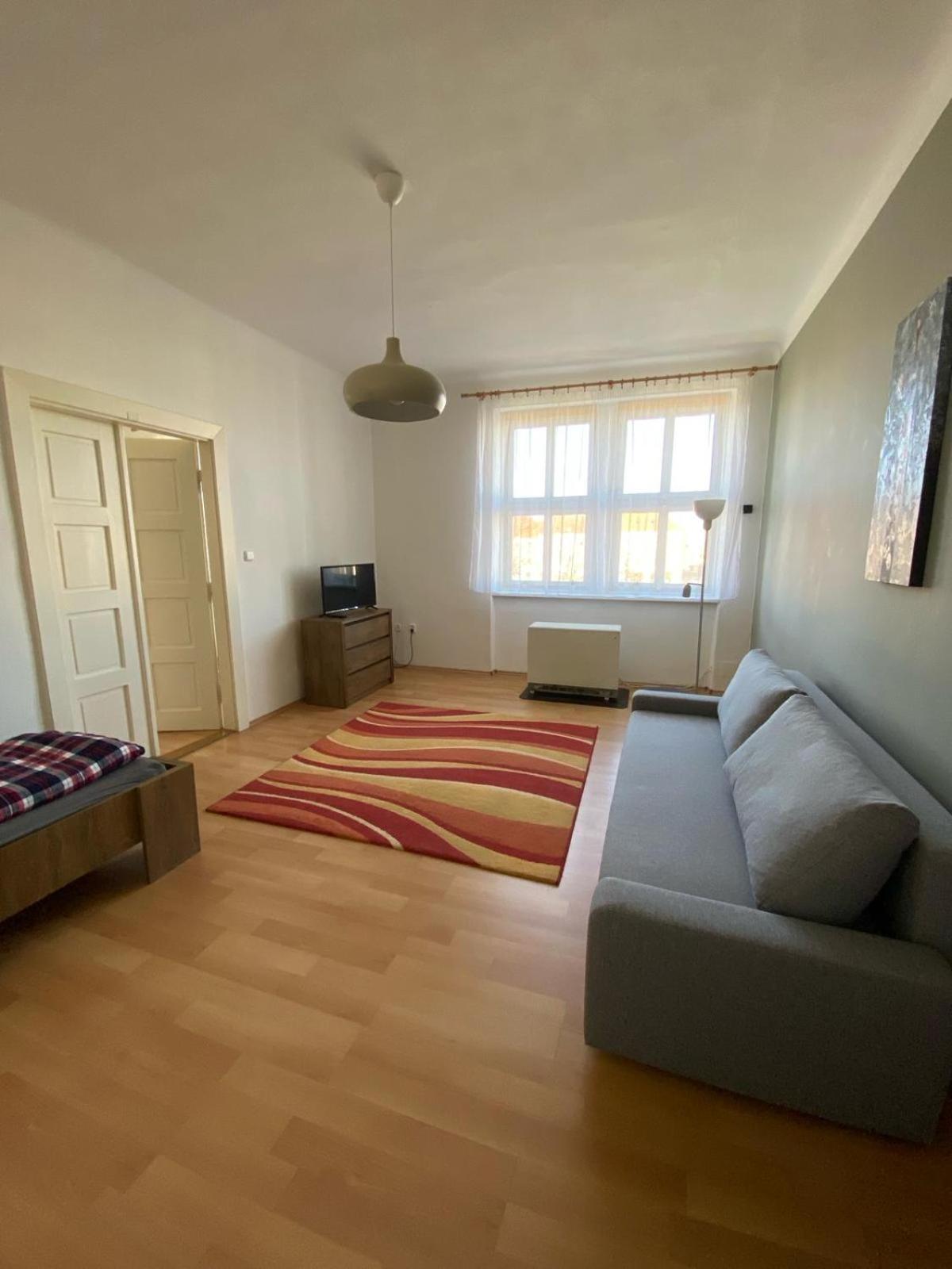 Apartman Na Namesti Sobeslav ภายนอก รูปภาพ